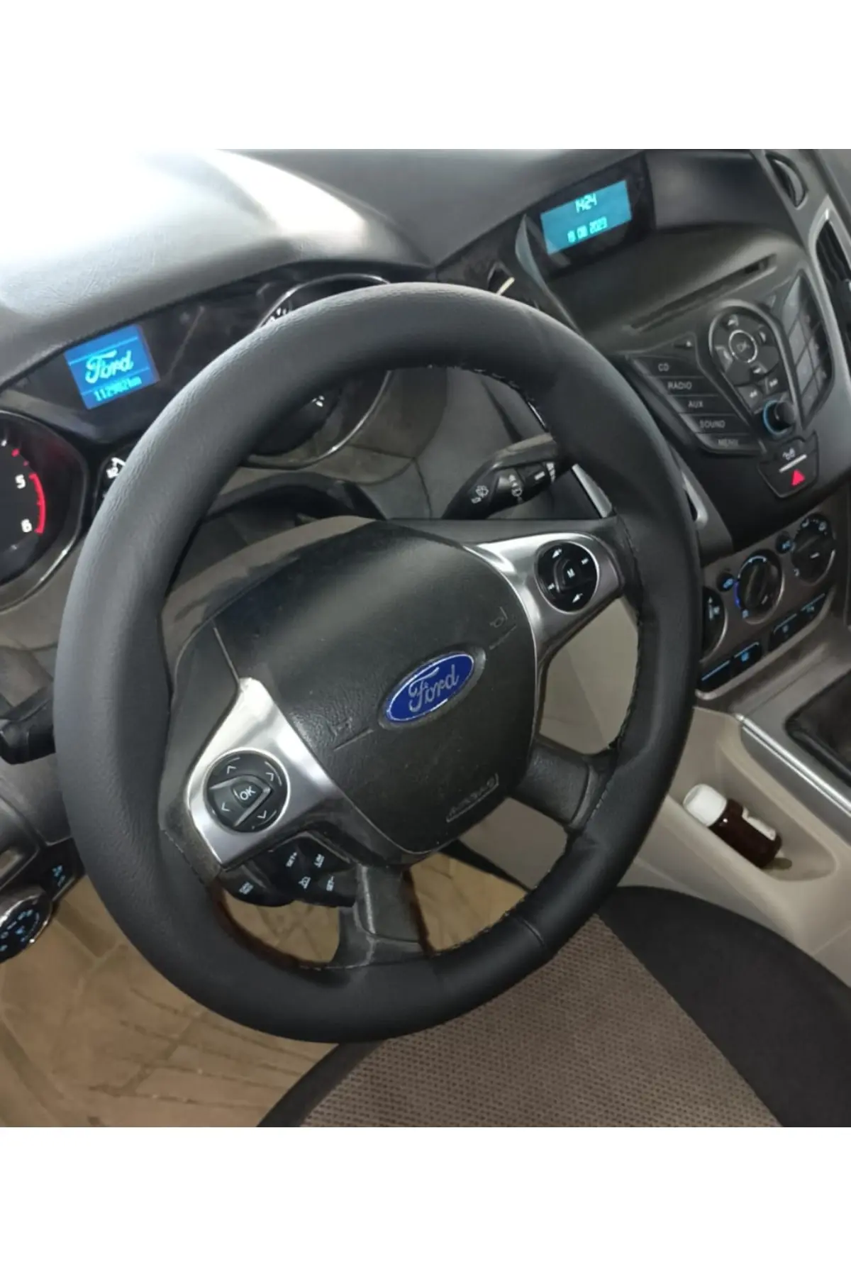 DİKİŞLİ DİREKSİYON KILIFI SİYAH DERİ SİYAH DİKİŞLİ FORD FOCUS İÇİN HIZLI KARGO