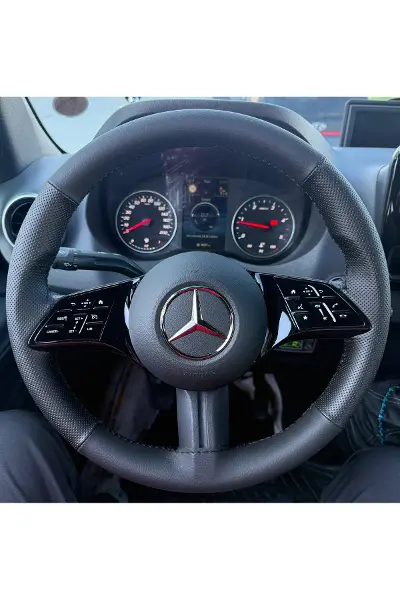 DİKİŞLİ DİREKSİYON KILIFI SİYAH / NOKTA DERİ SİYAH DİKİŞLİ MERCEDES SPRİNTER YENİLER