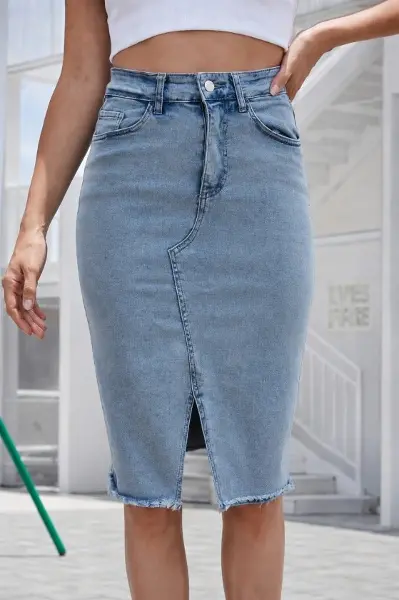 Kadın Yüksek Bel önden Yırtmaçlı Kısa Kot Etek