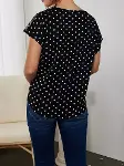 Kadın Kısa Kollu V Yaka Puantiyeli Krep Bluz-4