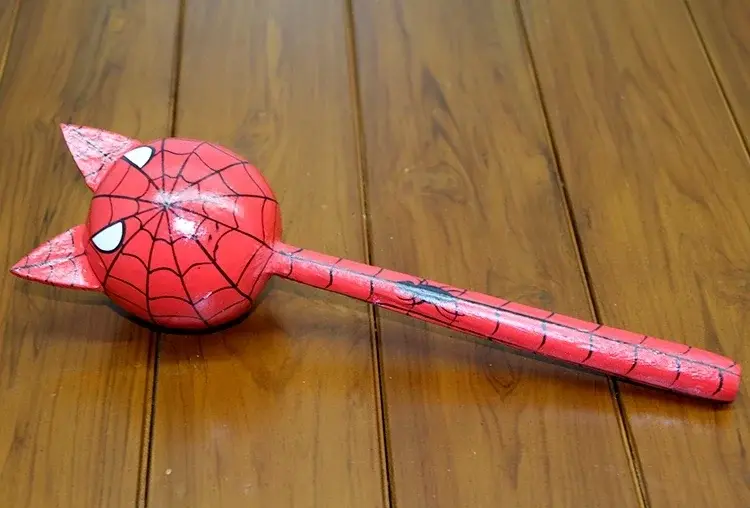 Ahşap Kedili Spiderman Marakas Tekli Polos:24