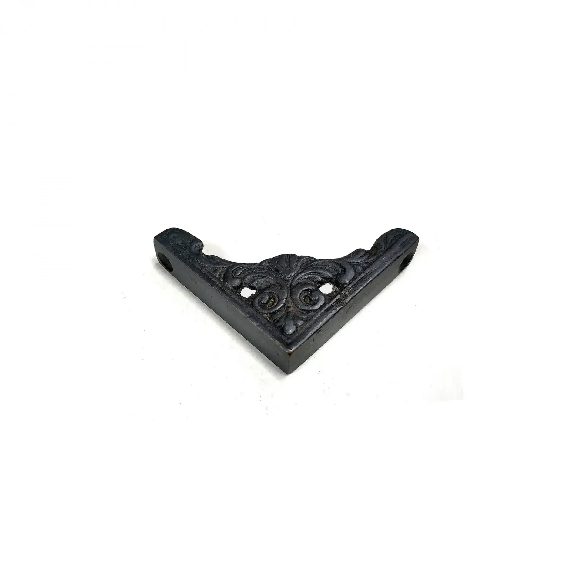 Antika Tarz Dekoratif Pirinç Köşe Süsü - 58x58 Mm, Oksit