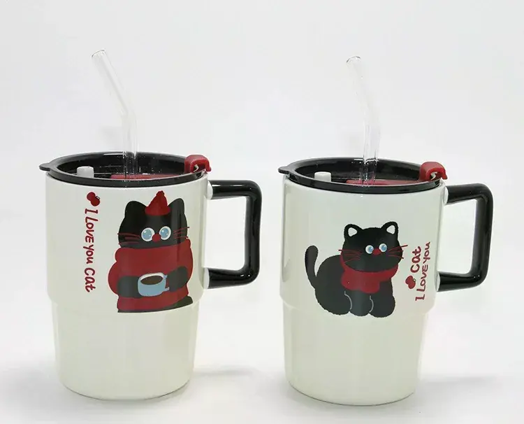 Sevimli Şaşkın Kedi Figürlü Pipetli Kapaklı Porselen Kupa Bardak Alk5042