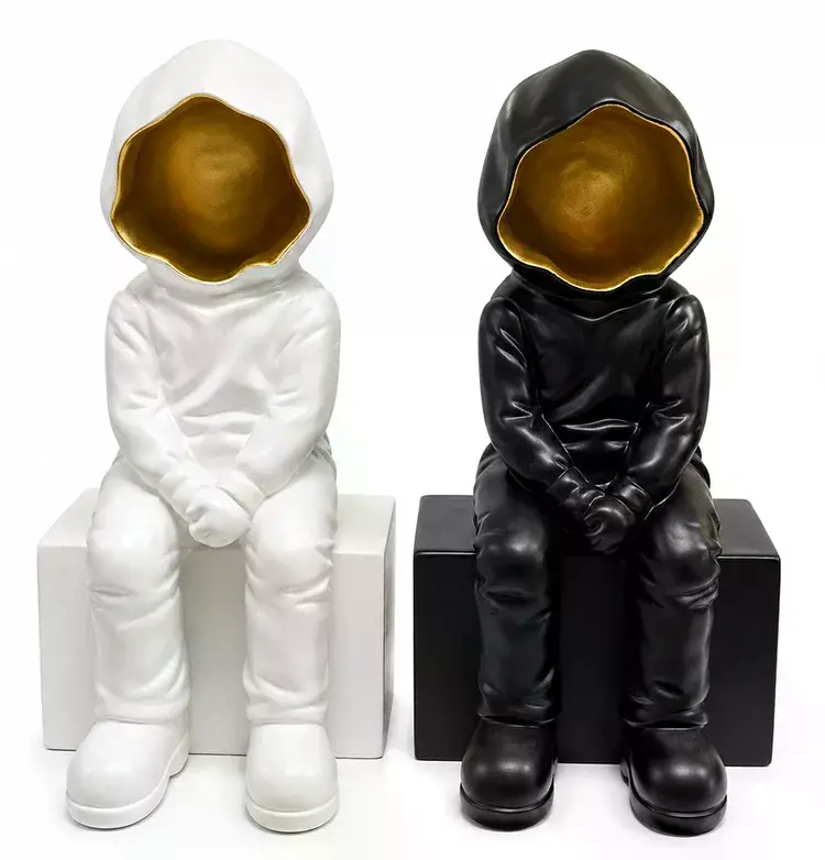 Dekoratif Polyester Oturan Astronot Biblosu Alk5302