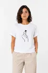 Kore Parmak Kalp Aşk Temalı Minimal Baskılı Tişört Yazlık Kısa Kol T-Shirt  - Beyaz-3