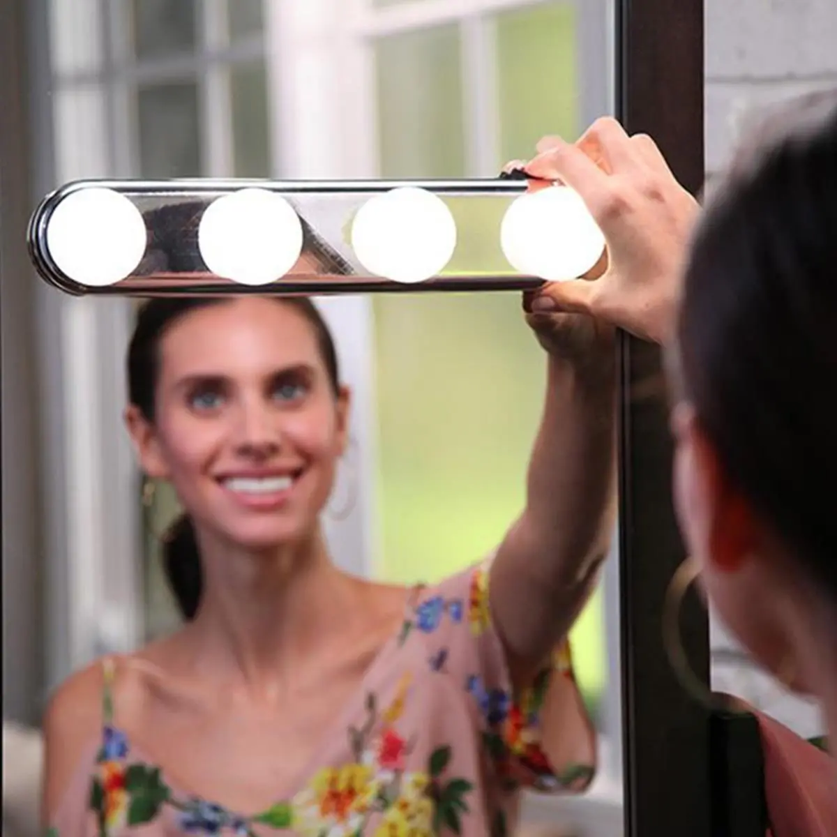 Kablosuz Parlak Banyo Stüdyo Makyaj Aynası Işığı Pilli Vantuzlu Taşınabilir 4 Led Ampul (4745)