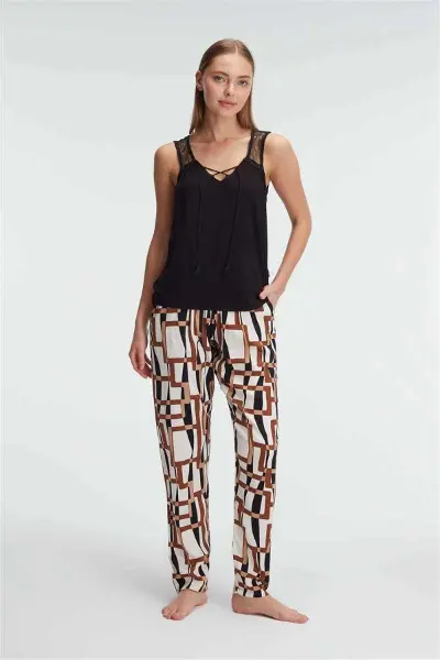 HERŞEYTREND Sıfır Kol V Yaka Viskon Geometrik Yazlık Uzun İp Detaylı Pijama Takımı