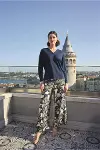Yaprak Desenli Uzun Kollu V Yaka Pijama Takımı-1