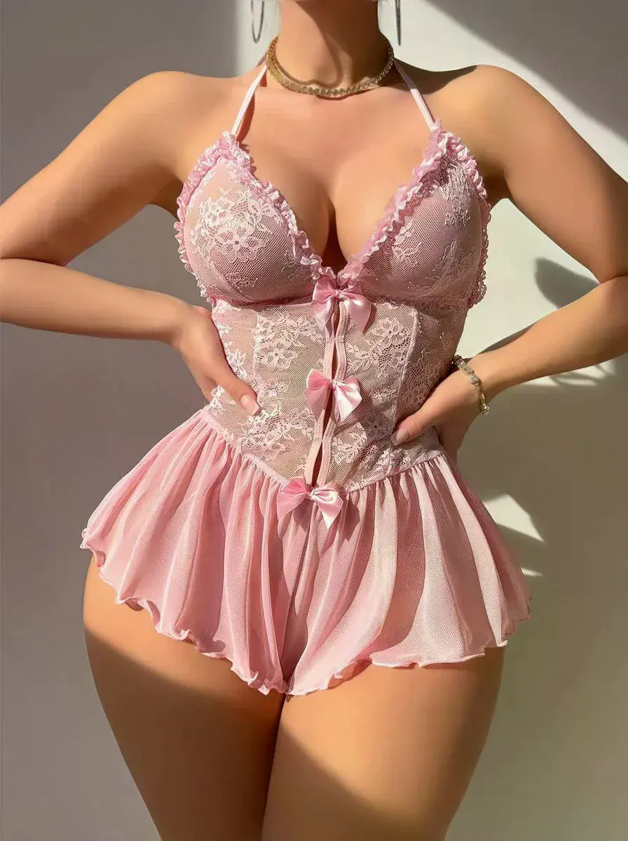 Kadın Pembe Fiyonk Detaylı Kostüm 2309
