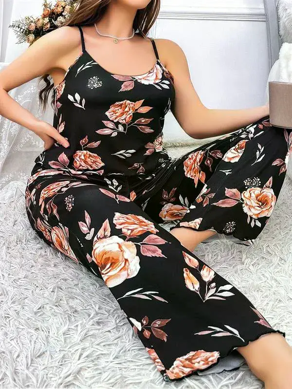 Büyük Beden Siyah Üstüne Çiçek Desenli İnce Askılı 2'li Pijama Takımı