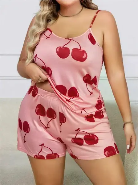 Büyük Beden Pembe Kiraz Desen İnce Askılı Pamuklu Şortlu Pijama Takımı