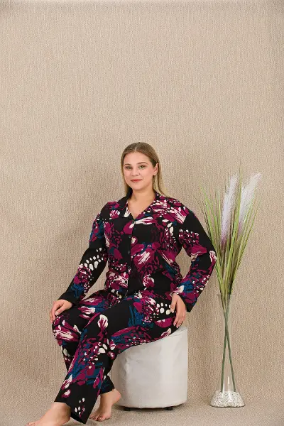 HERŞEYTREND Büyük Beden Renkli Desenli Düğmeli Uzun Kol Viskon Pijama Takımı