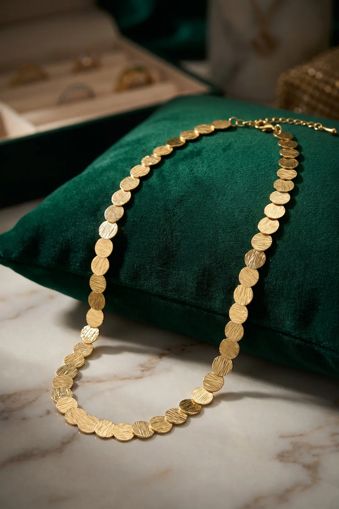 Plaka Model Gold Renk Pirinç Kadın Kolye TJ-BKO11215