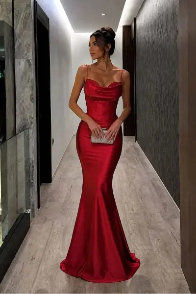 Kadın Saten Kumaş Kalp Yaka Askılı Abiye Elbise