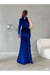 Kadın Minimal Tasarım Tek Omuz Tek Kol Saten Kumaş Balık Kesim Abiye Elbise-4