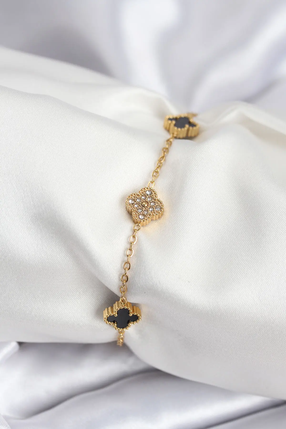 316L Çelik Gold Renk Siyah ve Zirkon Taşlı Baby Boy Yonca Kadın Bileklik - TJ-BB7953