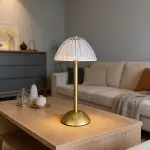 Uzun Mantar Çizgili Model LED Masa Lambası – Dokunmatik, 3 Renk Işık Modlu, Şarjlı Dekoratif Gece La-1