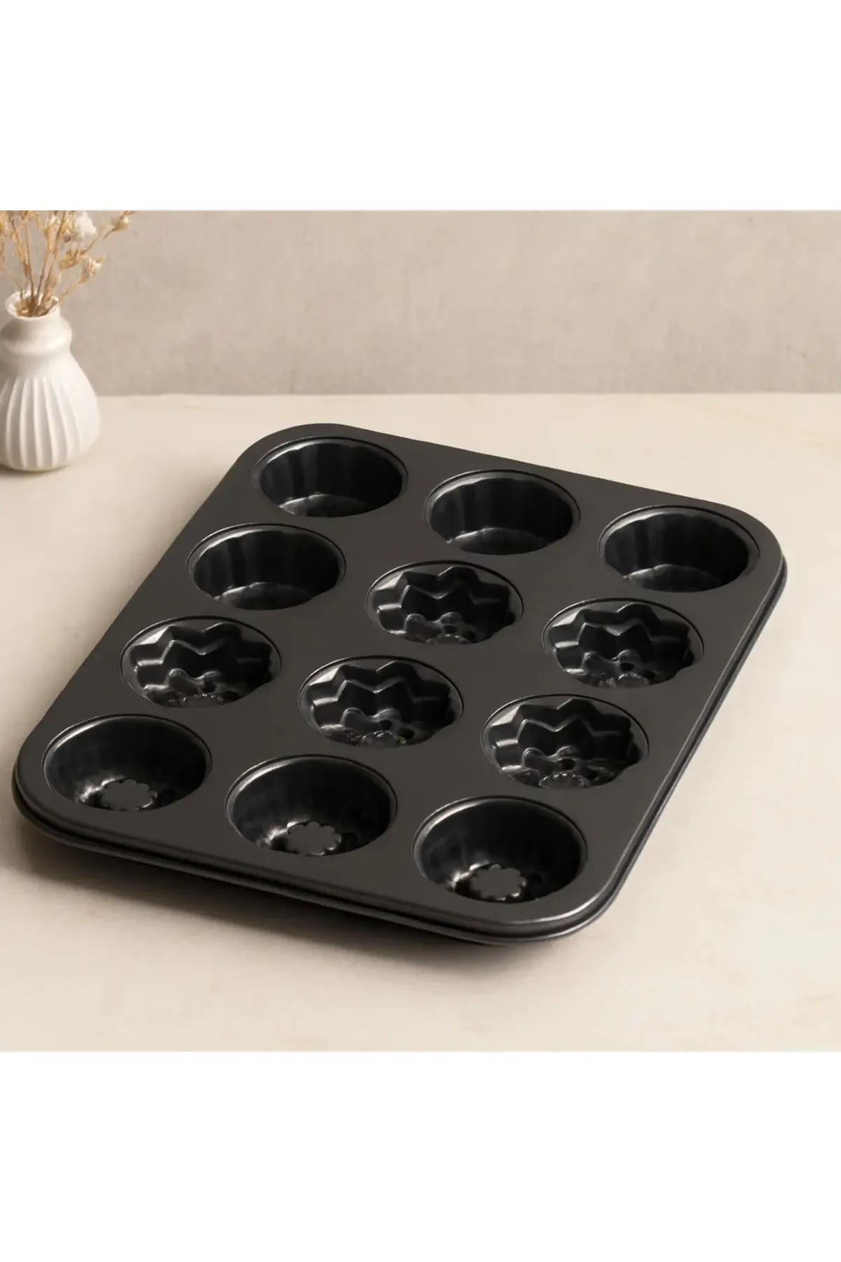 12 Gözlü Metal Muffin Kek Kalıbı - Siyah
