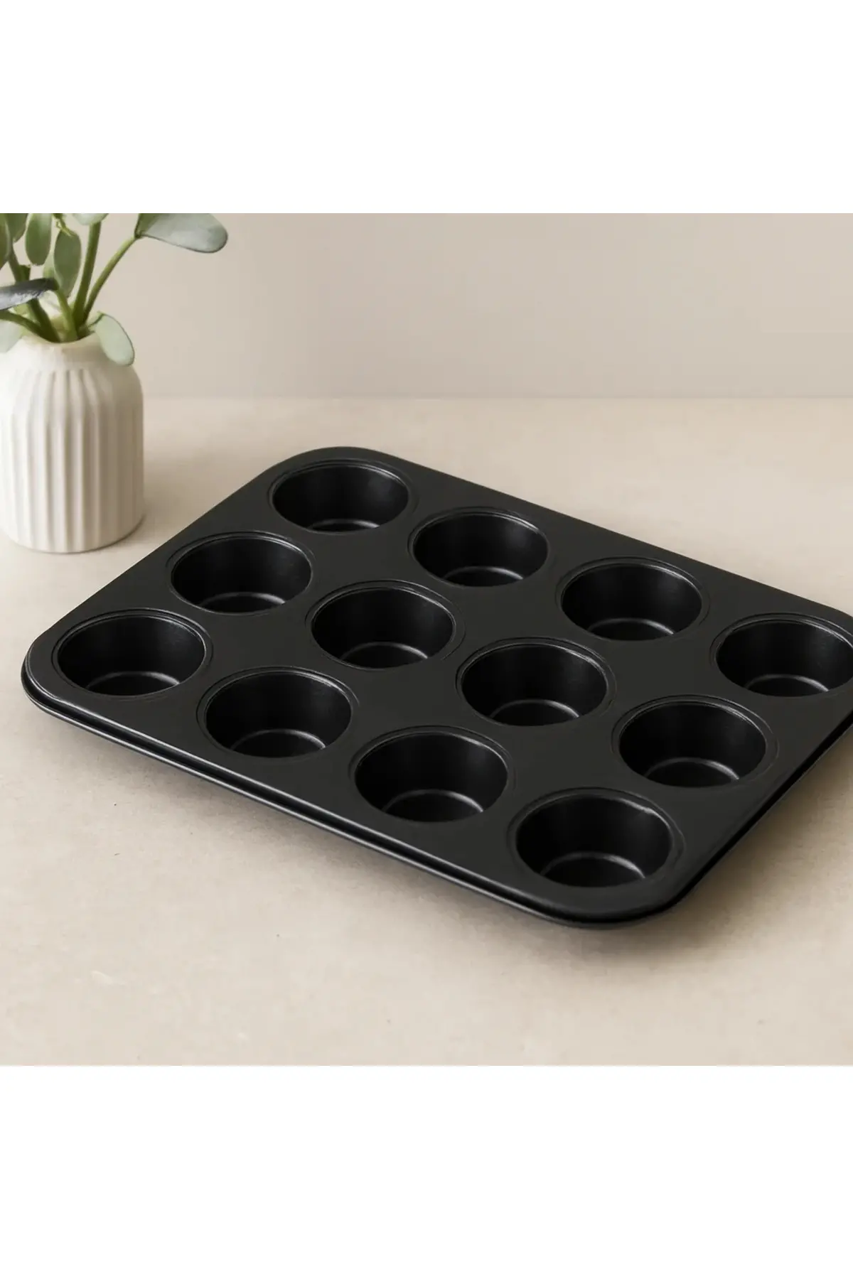 12 Gözlü Metal Muffin Kek Kalıbı - Siyah (Düz)