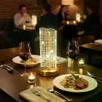 Dalgalı Silindirik Kristal Kareli Model LED Masa Lambası – Gold Tabanlı, Dokunmatik, 3 Renk Işık Mod-1