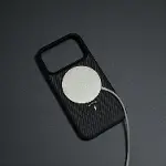 [CARBONHOLDER] iPhone 17 ile uyumlu Standlı Manyetik Özellikli Premium Carbon Yüzey Telefon Kılıfı-3
