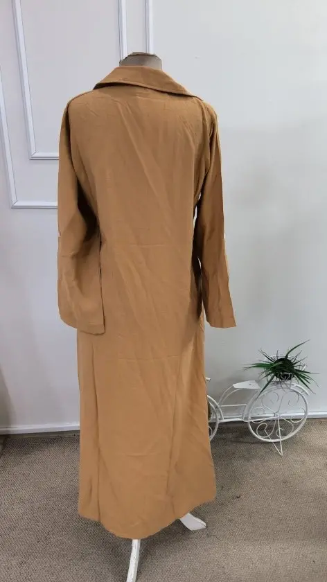 Kadın Uzun Kollu Yakalı önden Düğmeli Geniş Kesim Detaylı Uzun Elbise