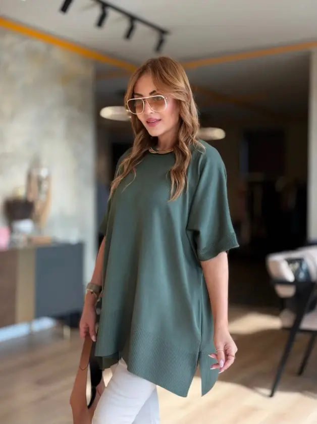 Kadın Bisiklet Yaka Kısa Yarasa Kollu Yanları Yırtmaçlı Oversize Dökümlü Merserize Bluz